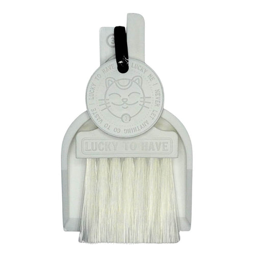 LUCKY TO HAVE® Lucky Blanco dustpan and brush set in white: Complete kit including broom, shovel, and Lucky Coin on a white background.