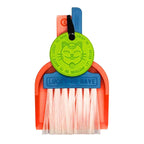LUCKY TO HAVE® mini sweeper: A colorful individual set featuring a brush a tray and a lucky-charm in contrasting colors on a white background. The compact mini broom for quick clean-ups and lucky moments.